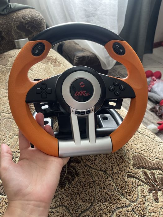 Кермо ігрове та педалі