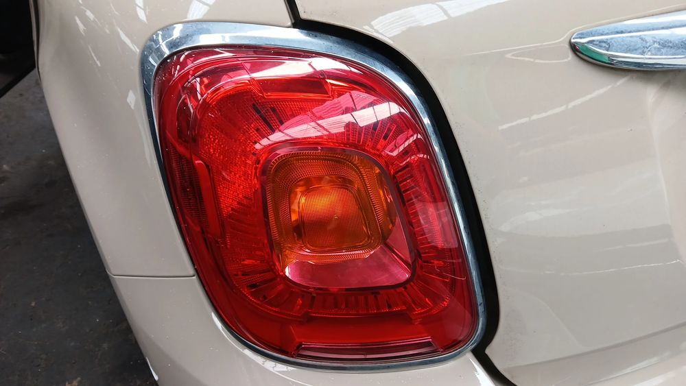 Farolim esquerdo FIAT 500X (334_)