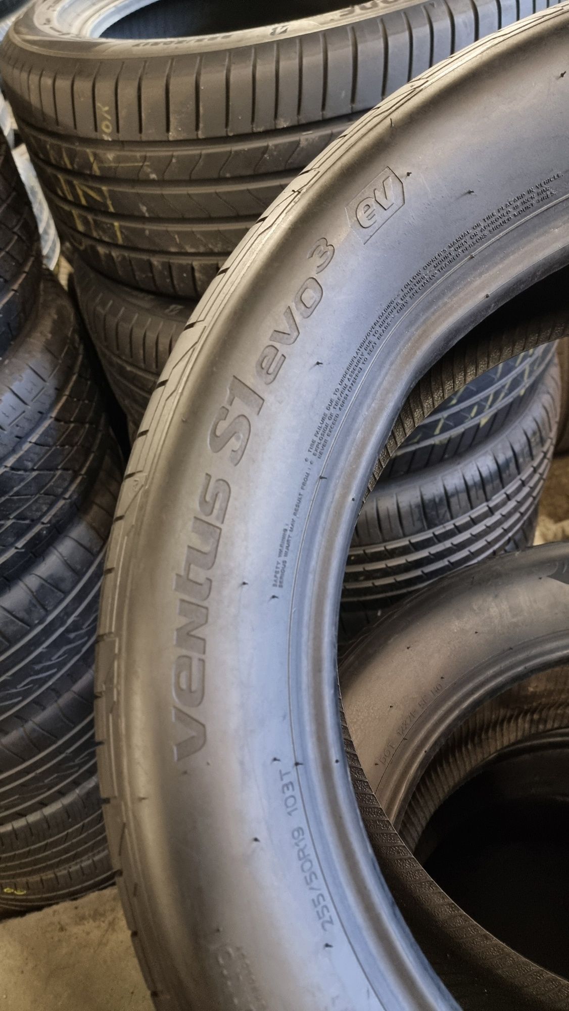 Шини літні 255х50хR19 Hankook Ventus S1 Evo3 / 90- 95% Протектор
