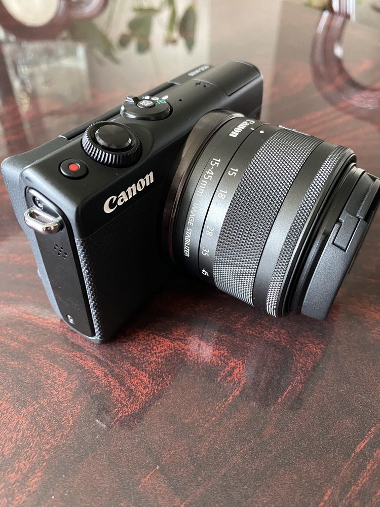 Фотоапарат Canon EOS M100