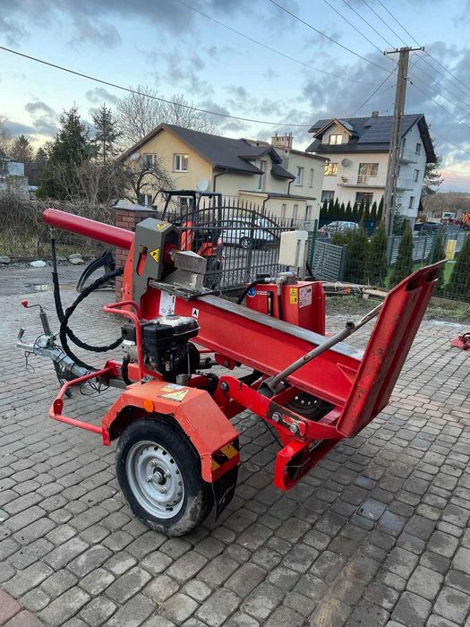 Wynajem Łuparka do drewna Duża na przyczepce 18 ton nacisku Wydajna