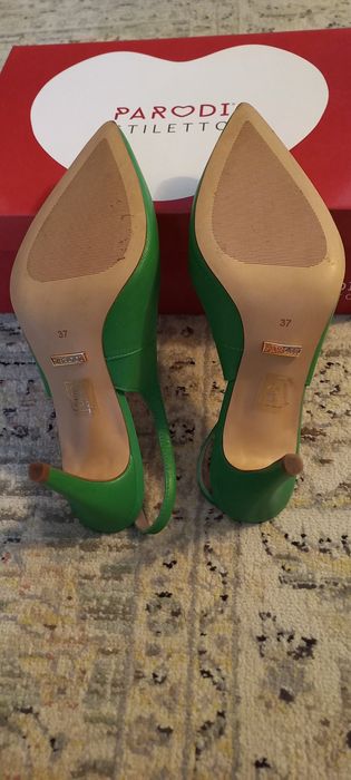 Parodi stiletto em couro