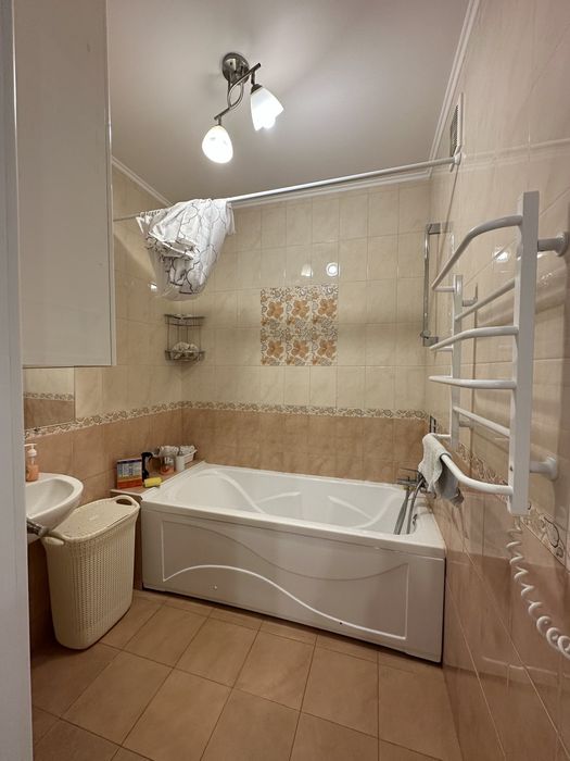 Продам трёхкомнатную квартиру в хорошем доме