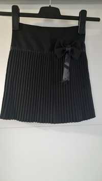 Czarna galowa plisowana spódniczka dla dziewczynki r 140