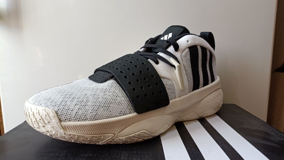 Баскетбольные кроссовки Adidas Dame 8 EXTPLY