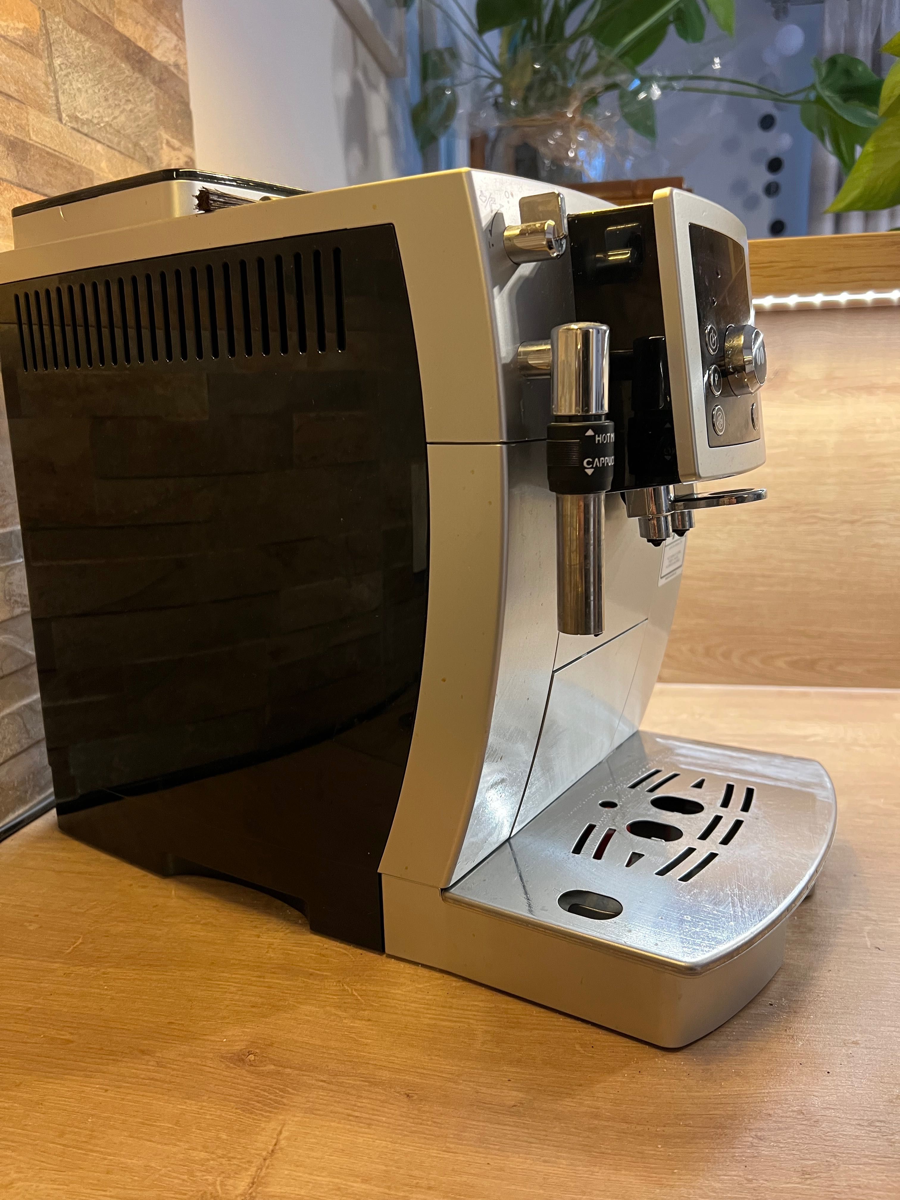 Ekspres automatyczny DeLonghi ECAM 23.420.SB, 15 barów