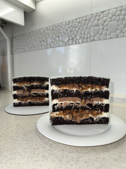 Торт Снікерс Хмельницький