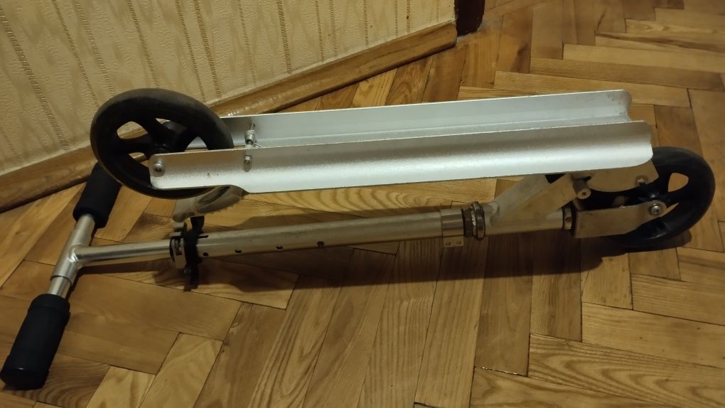 Самокат дитячий ,алюмінієвий