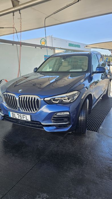 Bmw X5 45E.      B.