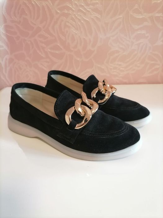 Жіночі лофери чорні