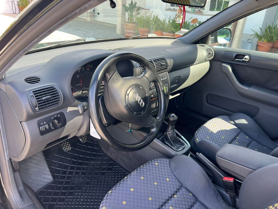 Audi A3 1.6 gasolina - Único proprietário