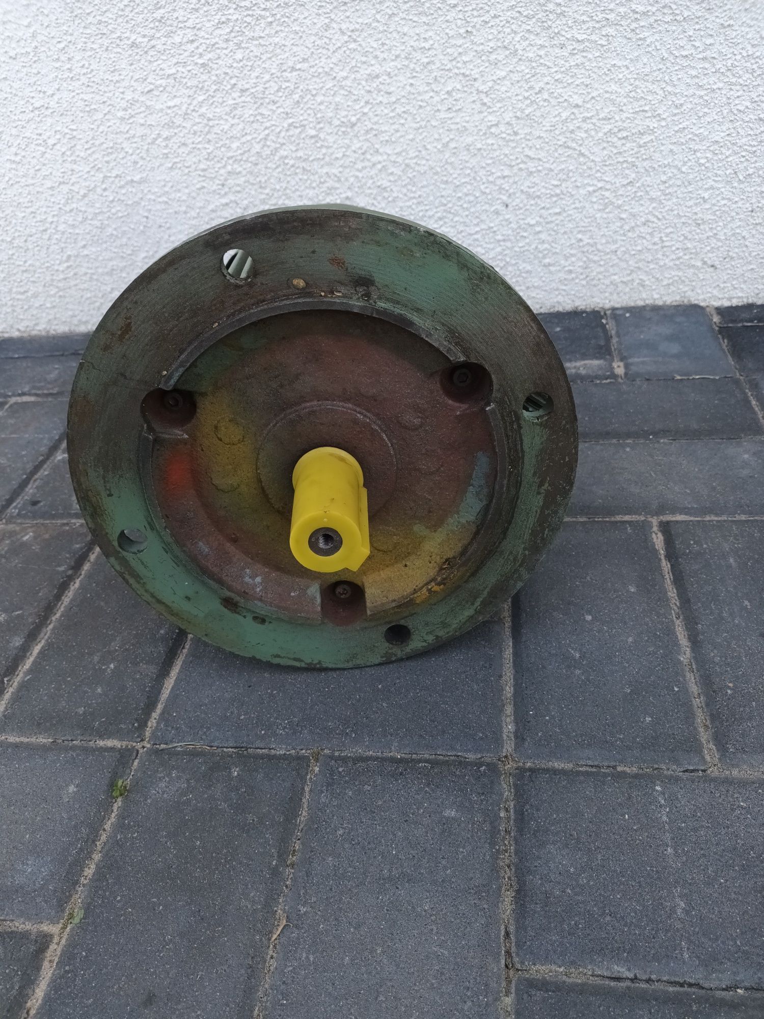Silnik elektryczny dwu biegowy.  1,5/2,2kw. 1400/2800obr. 400V.