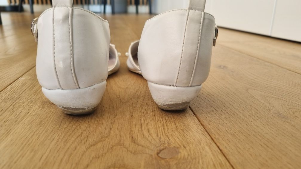 Białe pantofle buty komunijne Cool Club r.34-35 wkładka ok.21 cm