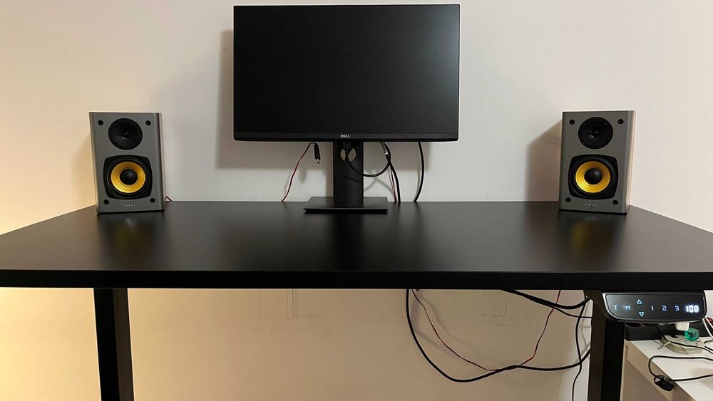 Biurko elektryczne z regulowaną wysokością – metalowe nogi loftowe