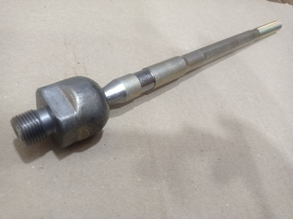 GE4T-32-240A Тяга рульова Mazda