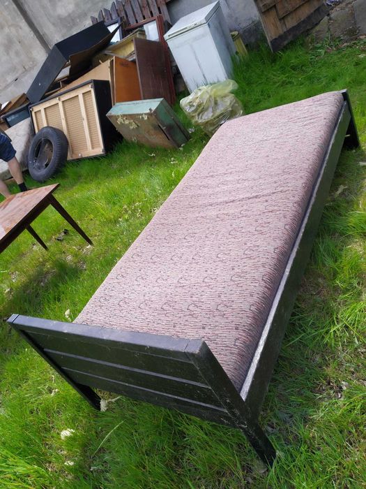 Sprzedam łóżka z materacami