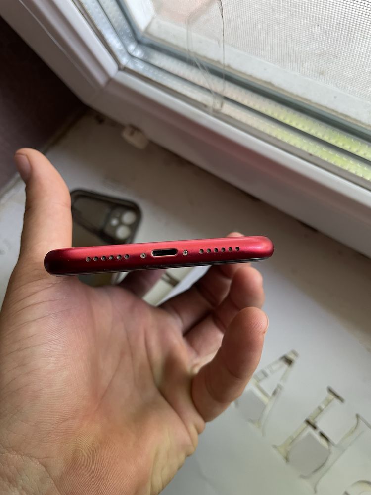 Айфон 11 на 256гб iPhone