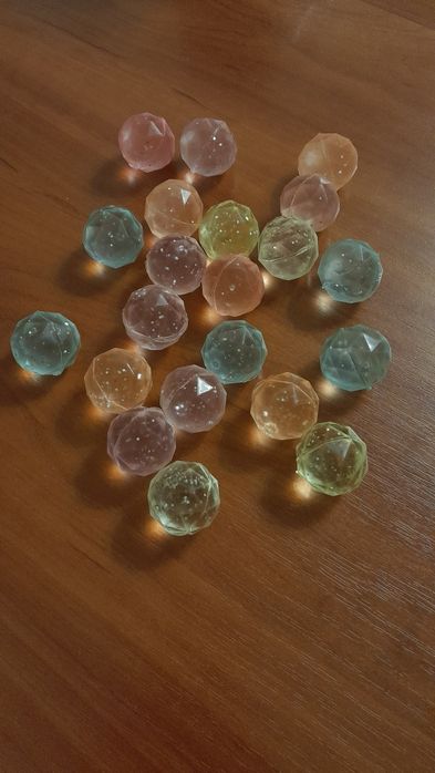 Попригунчик м'ячик алмаз