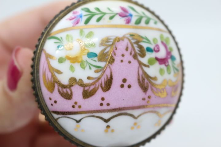 Caixa Porcelana Portuguesa Louças Falcão L. F. Rosa Pintada à Mão