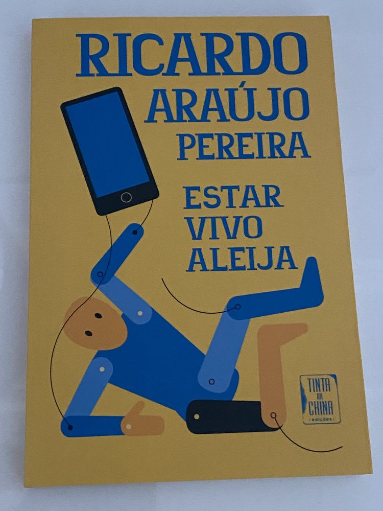 Livro “Estar vivo aleija” de Ricardo Araujo Pereira praticamente novo!