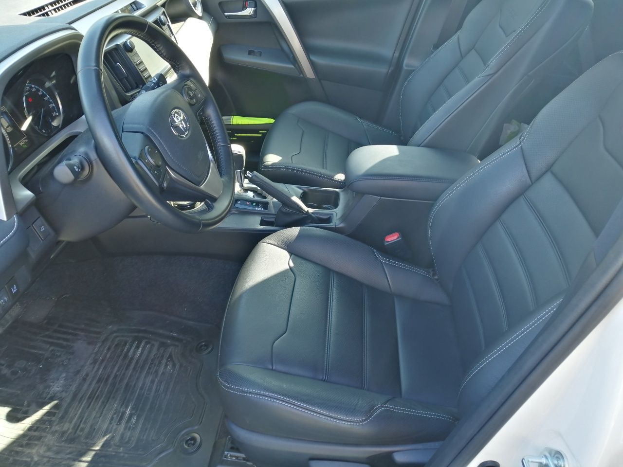Toyota RAV4 Híbrido 2.5 Pure Dark