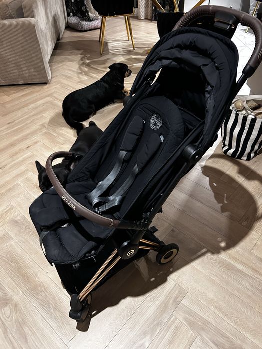 Wózek cybex coya czarny na ramie rose gold