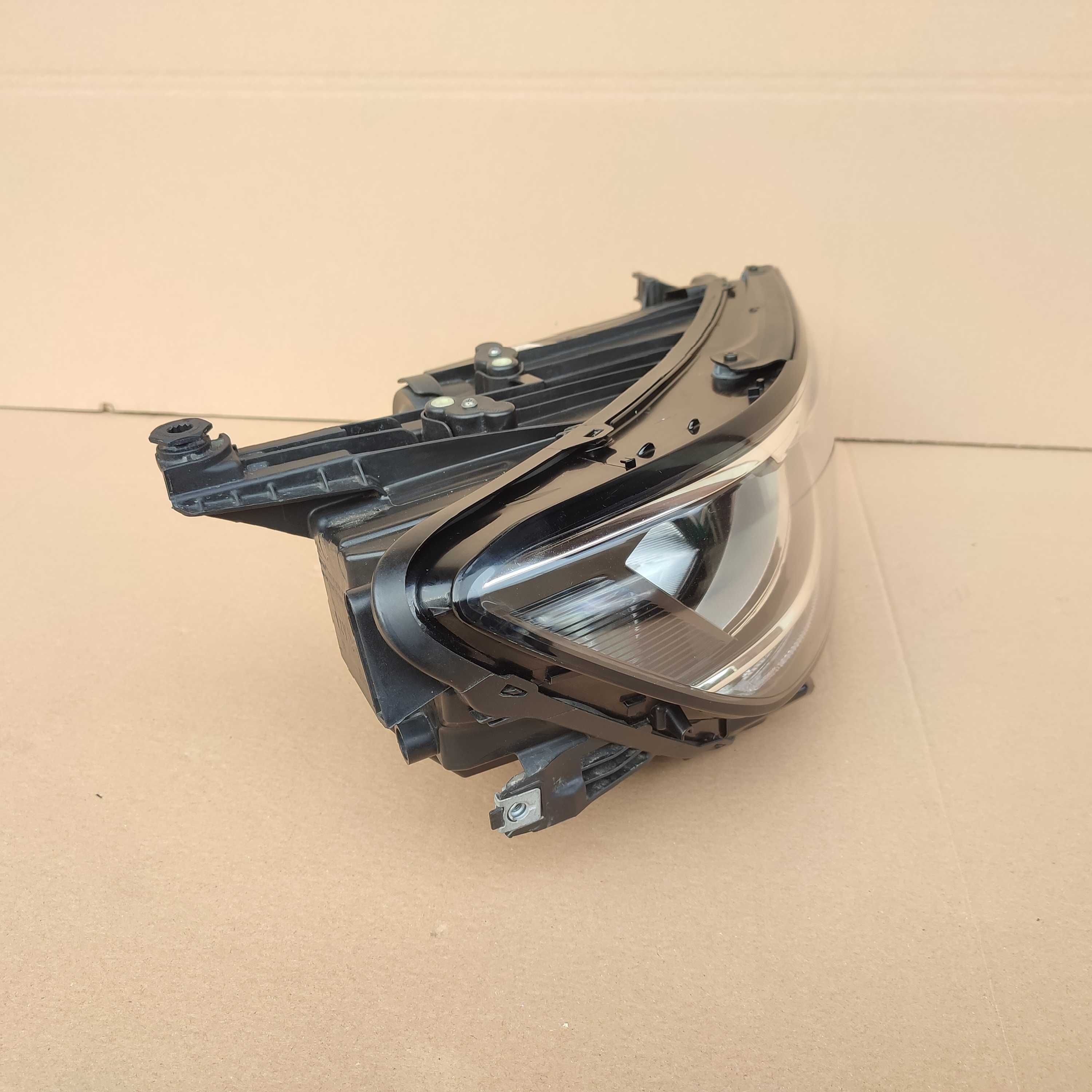VW Passat B8 lift lampa prawa przód przednia full led 3G1.941.036Q
