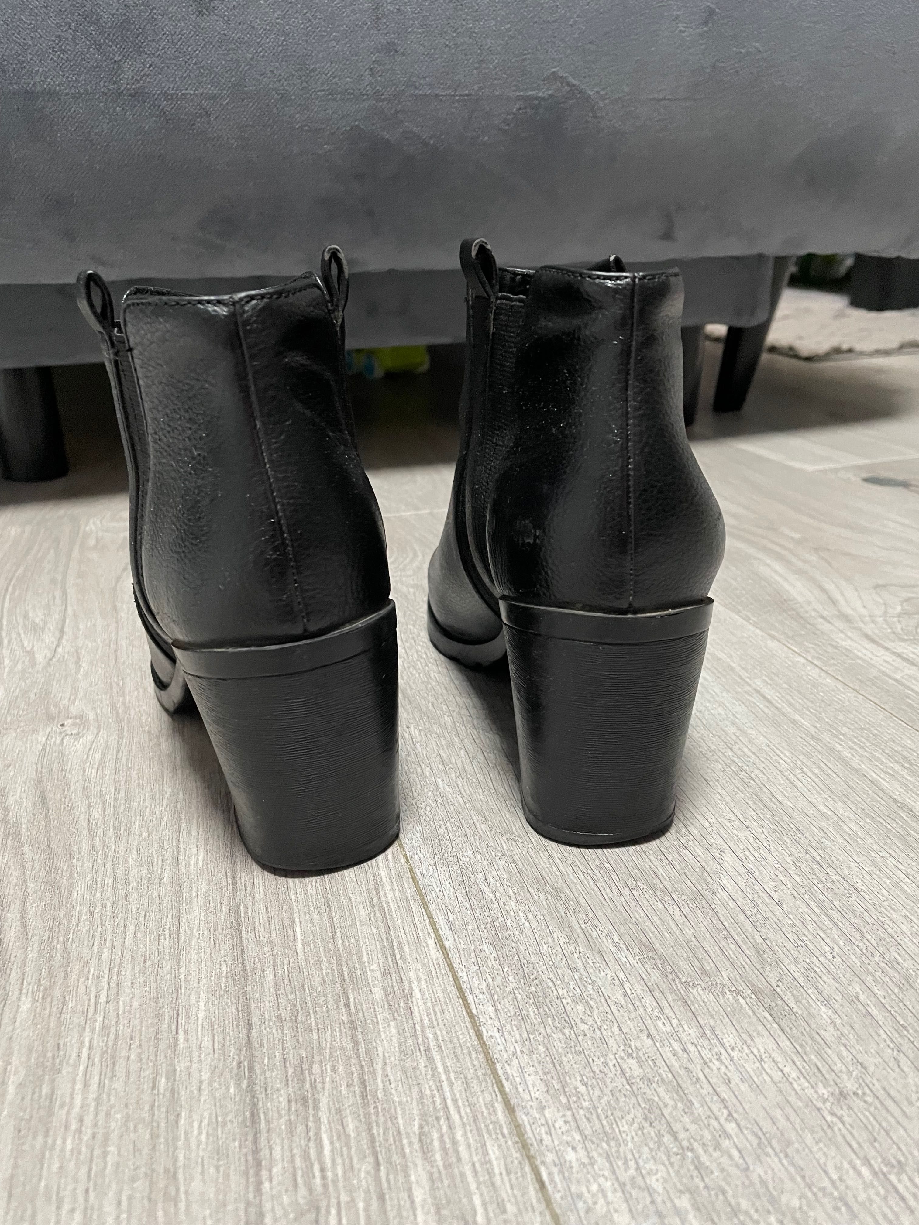 Czarne botki Bershka 38 rozmiar buty damskie na jesień zimę