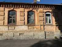 Продам частину багатоквартирного будинку по вул Хрещатик, під бізнес