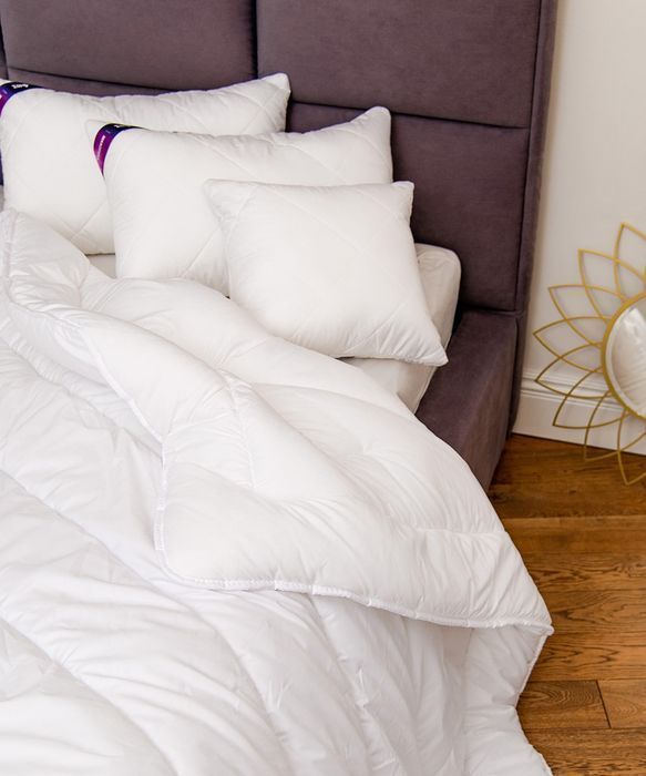 Kołdra AMZ MIKROFIBRA 4 PORY ROKU antyalergiczna 180x200cm Kremowy