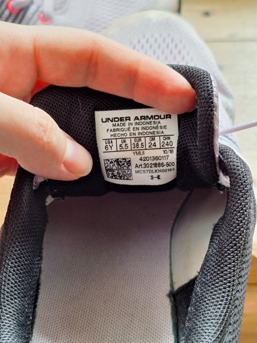 Кросівки жіночі Under Armour