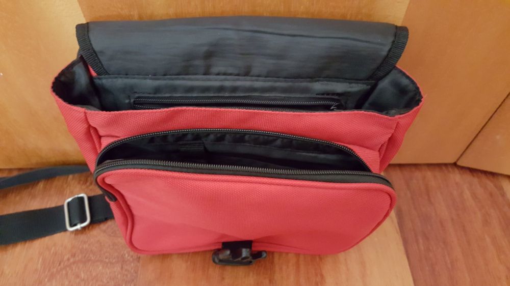 Bolsa Ferrari tiracolo