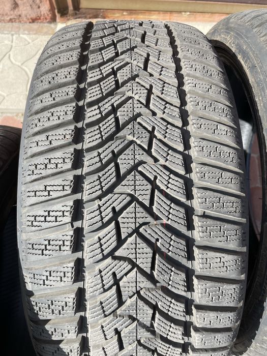 комплект зимової резини 225/40/18 dunlop nokian