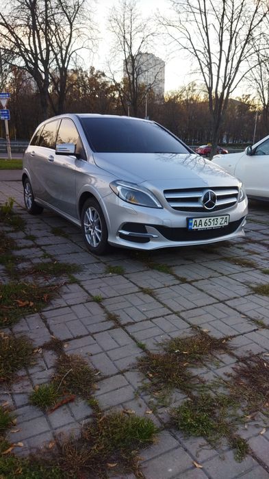 Mercedes Benz B 250E