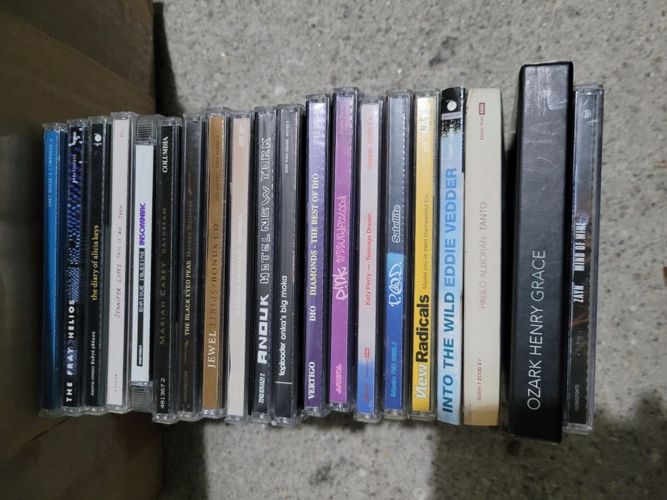 82 cds de música