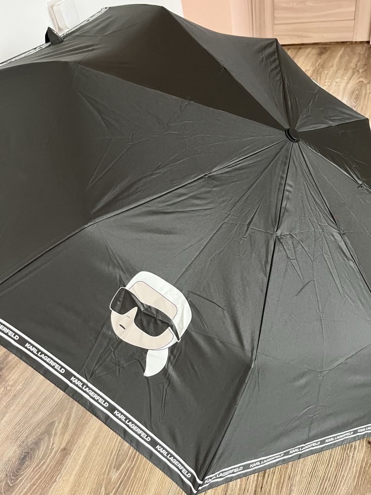Karl Lagerfeld парасоля