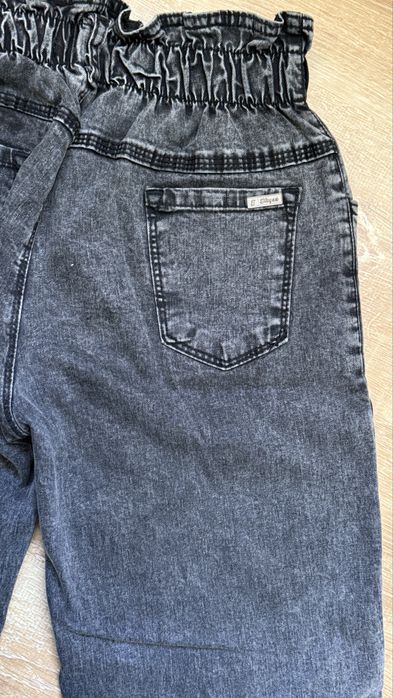 Дитячі джинси 154 розмір