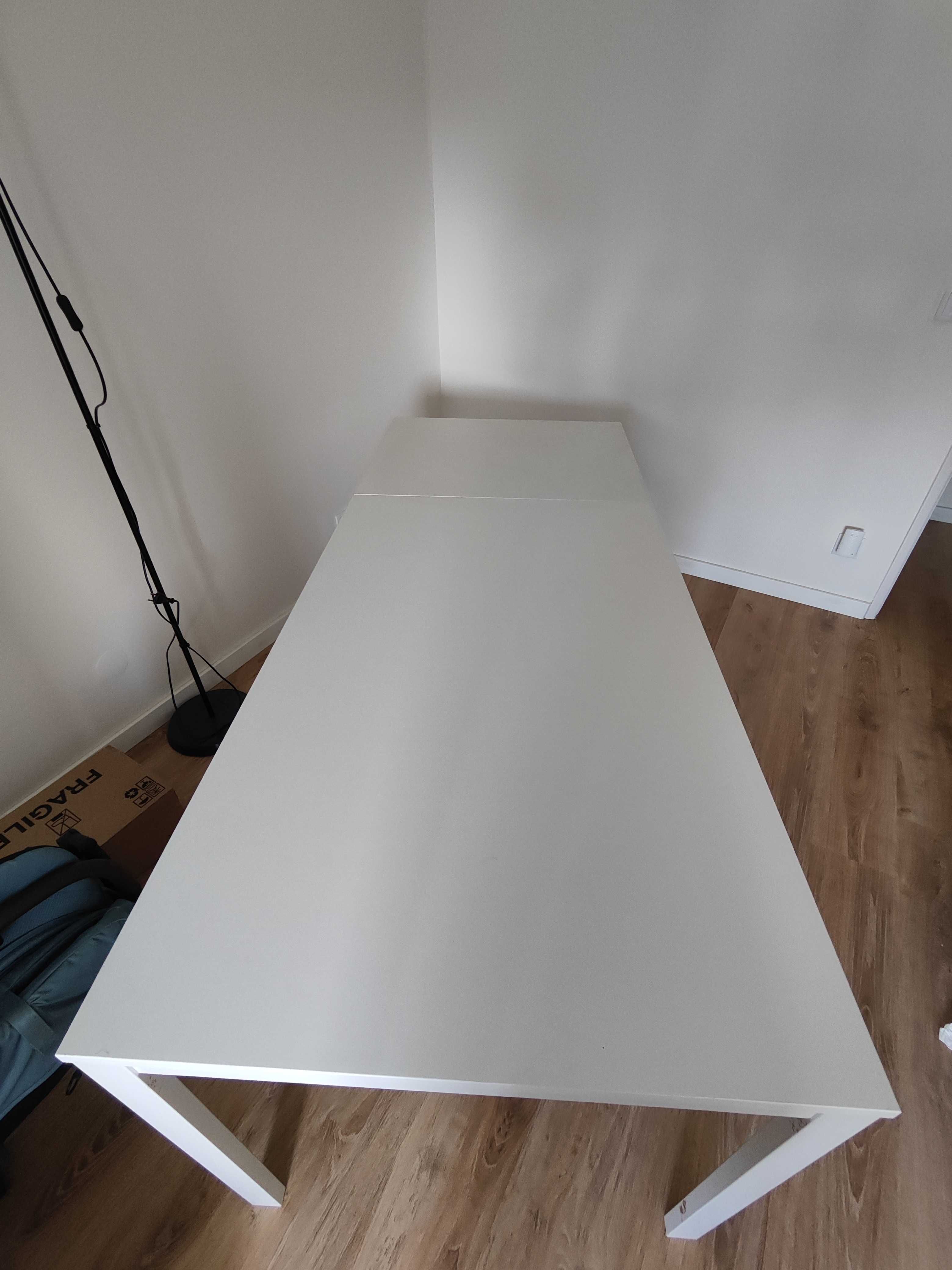 Mesa IKEA branca extensível