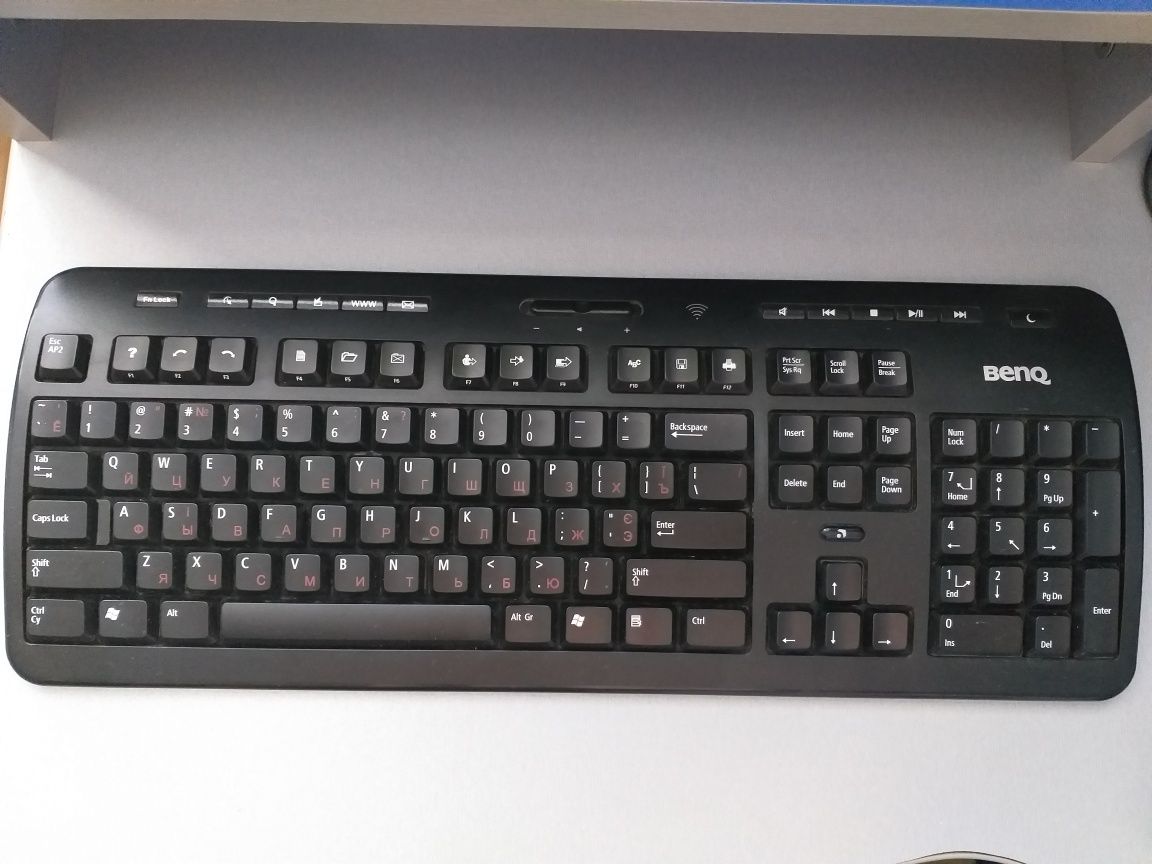 Клавиатура беспроводная Benq и проводная Sven