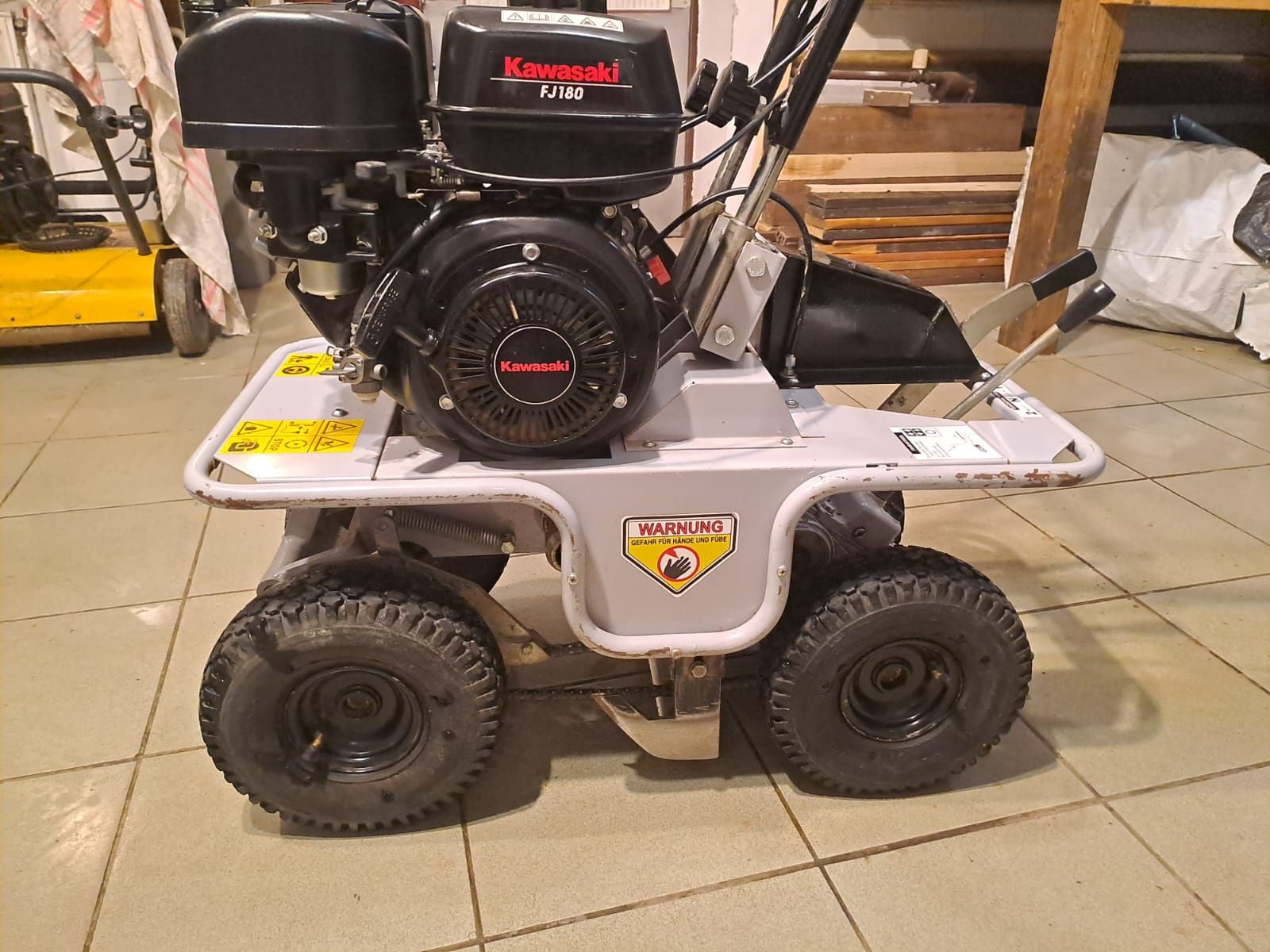 Wycinarka do darni 4x4 Kawasaki