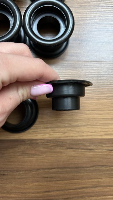 Tuleja wentylacyjna do drzwi czarna 10 sztuk