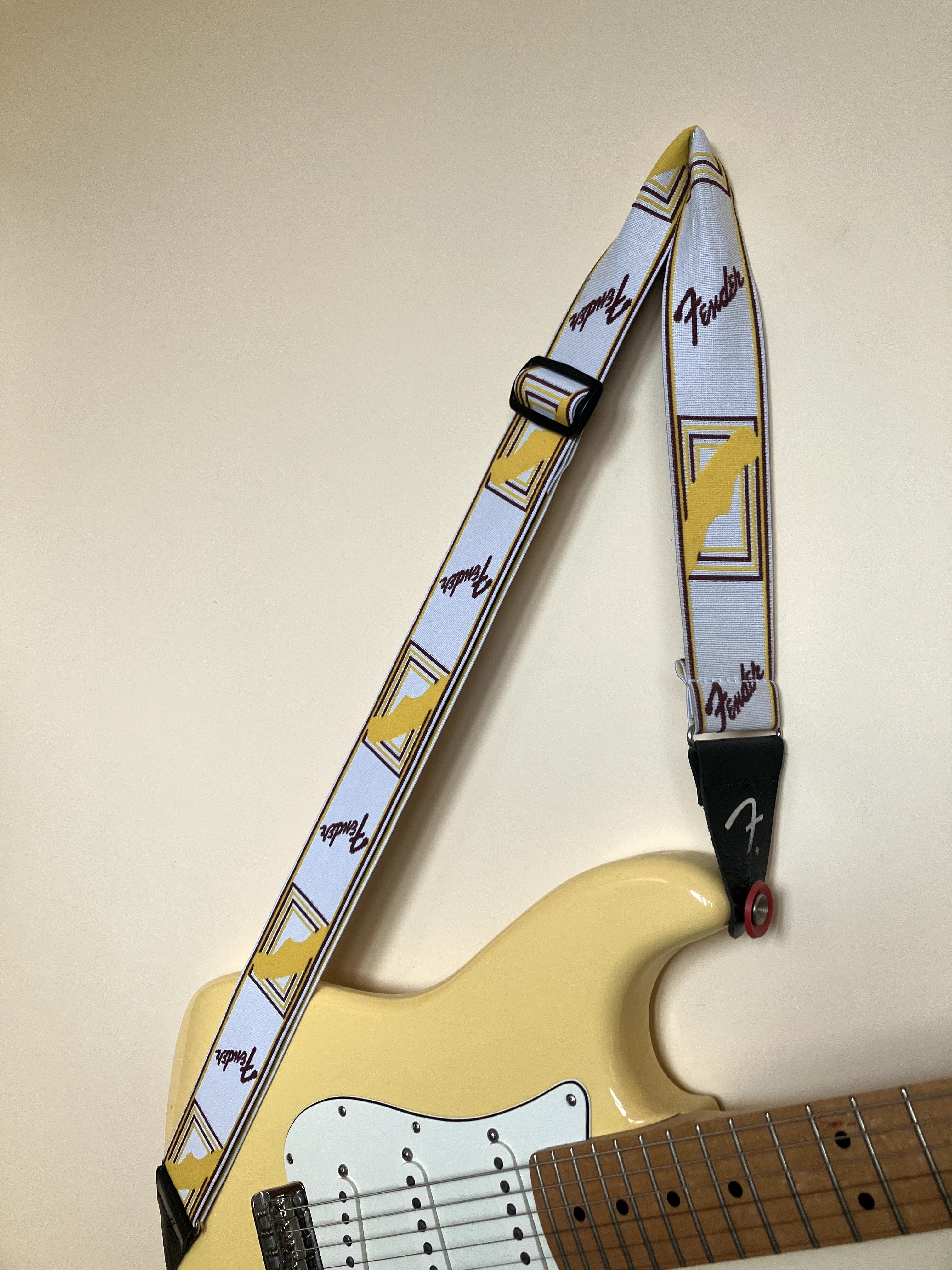 Fender Player Stratocaster + pasek fender + kabel fender