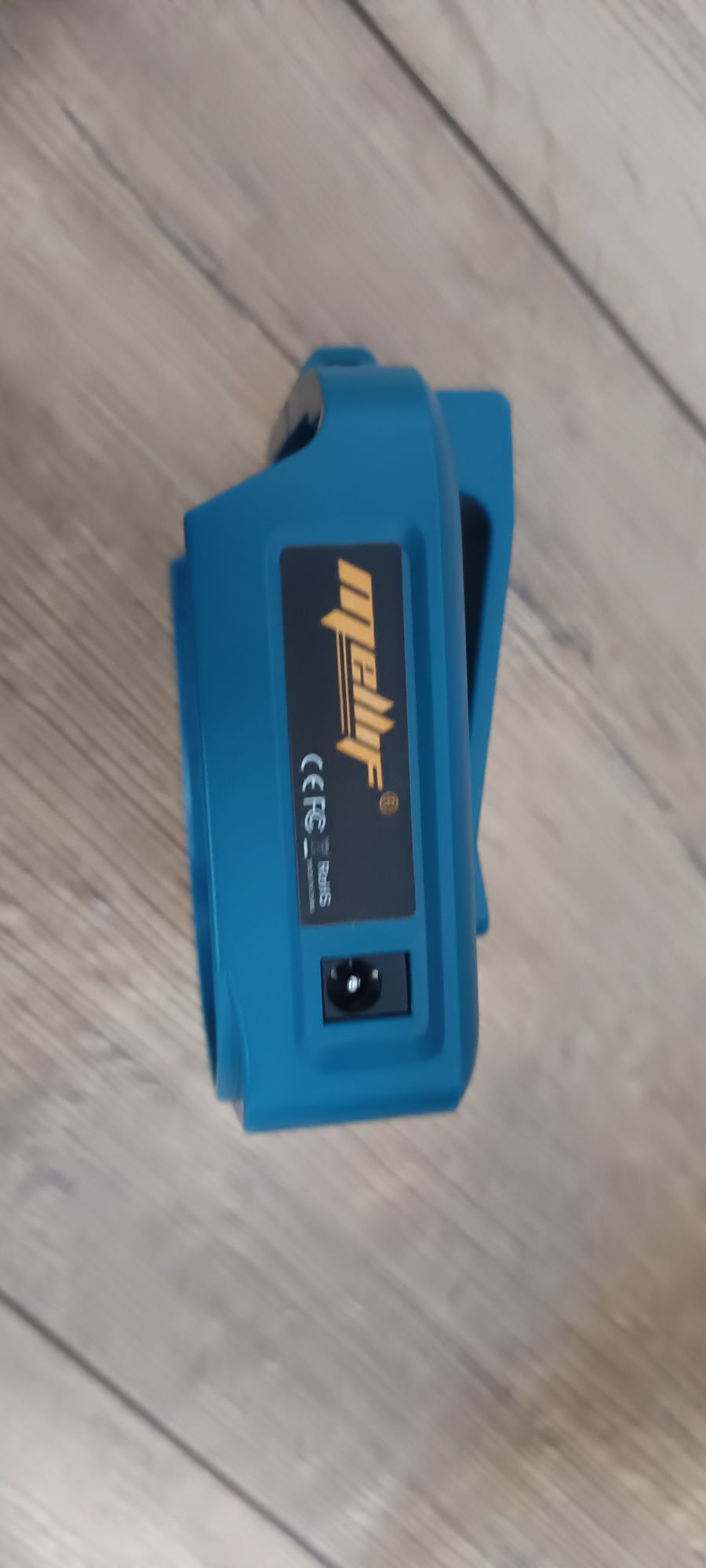 Adapter do baterii Makita z portem USB A i USB C