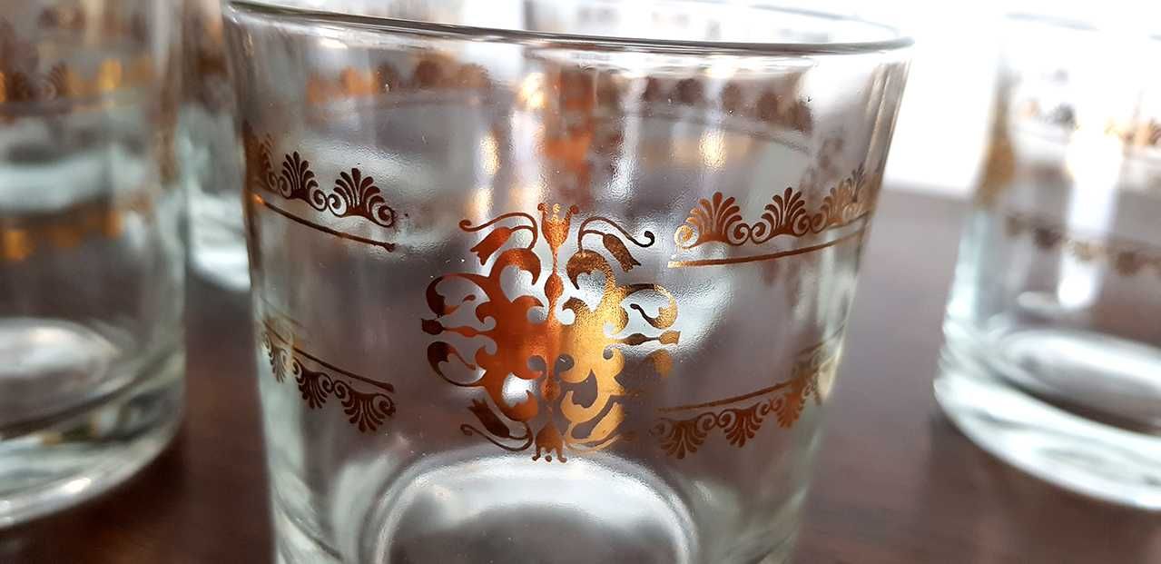 15 copos com decoração em ouro (licor, whisky, água)