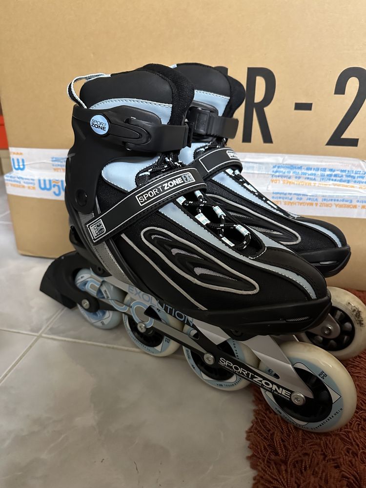 Patins 4 linha pretos e azuis