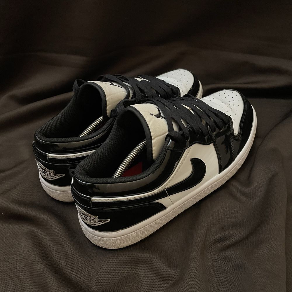 (9/10) Nike Air Jordan 1 Low Concord