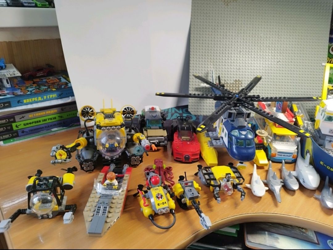 Lego транспорт, фігурки, аксесуари