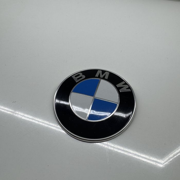 значок передний эмблема BMW 1  F20 11-19 3 F22 F30 F32 F36 F45 знак