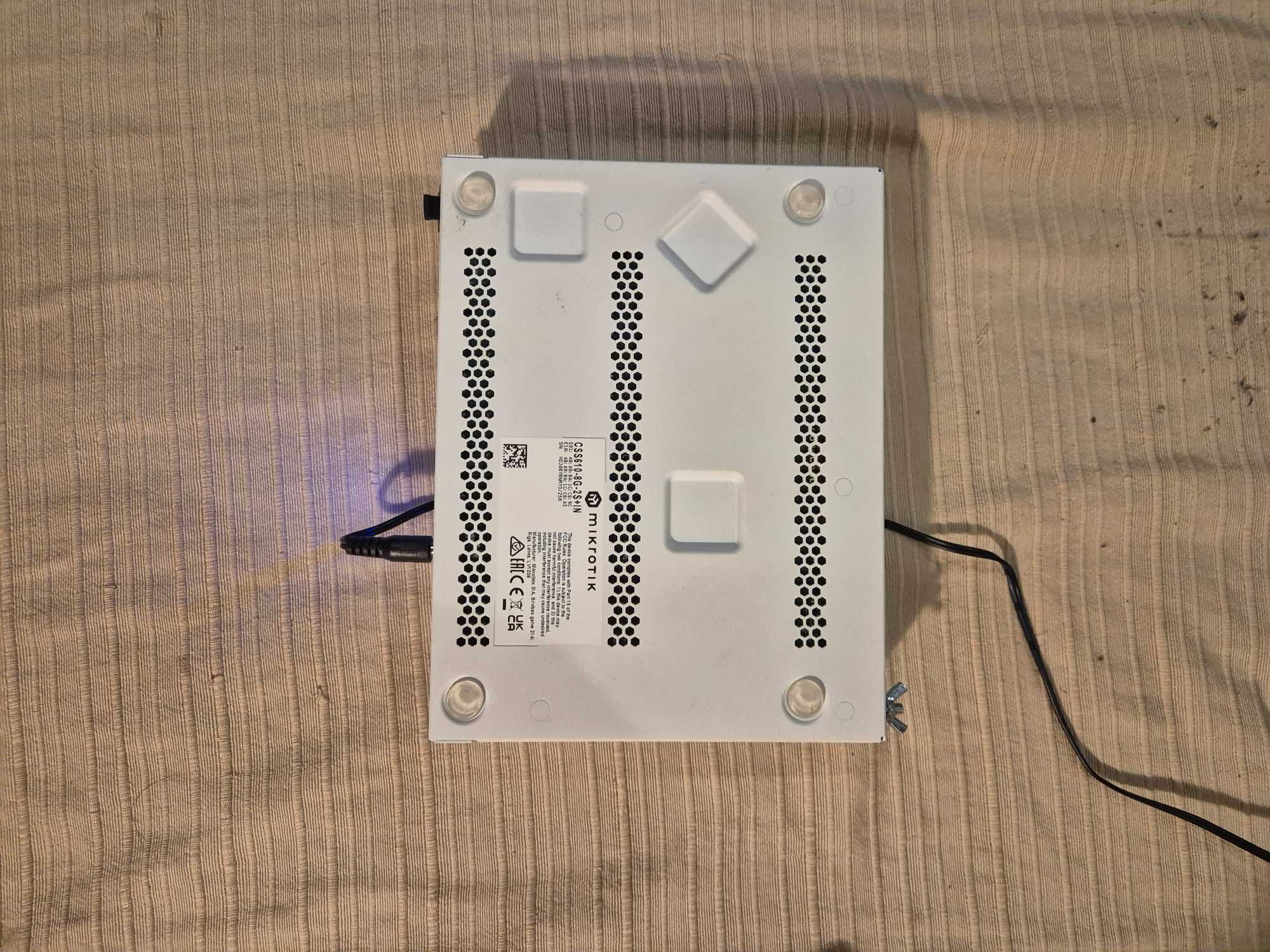 Switch Mikrotik CSS610-8G-2S+IN 10 Portas 2 x 10 GB  8 x 1 GB