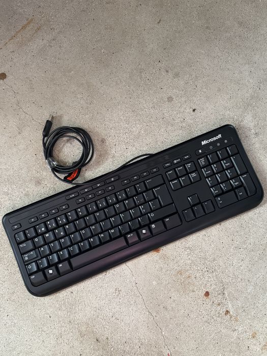 Teclado MICROSOFT 600 (USB - Idioma Português - Teclado Numérico)